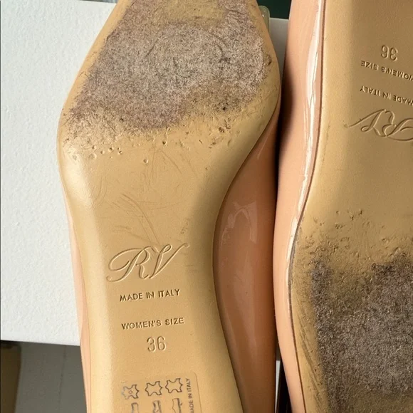 Roger Vivier Pink Heels with Gold Buckle - Picture 4 of 5